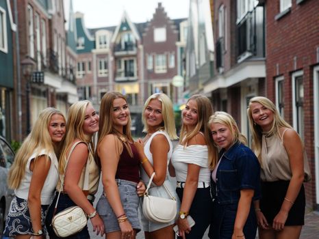 Kim Holland vermogen: zo is haar geschatte fortuin opgebouwd