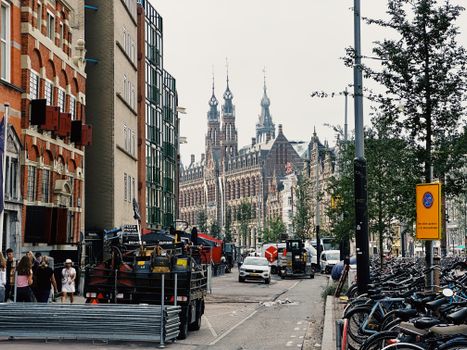 Straten van Amsterdam vandaag rond Centraal: dit valt op