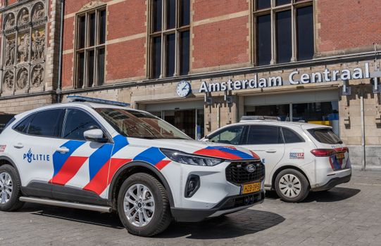 De Bondgenoten vandaag op een tv-scherm in een woonkamer in Centraal Nederland
